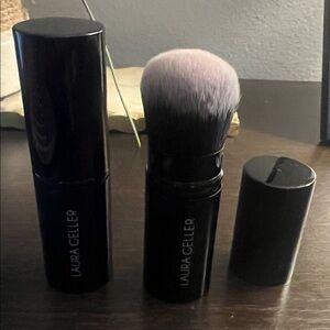 Laura Geller Black Retractable Brush Duo